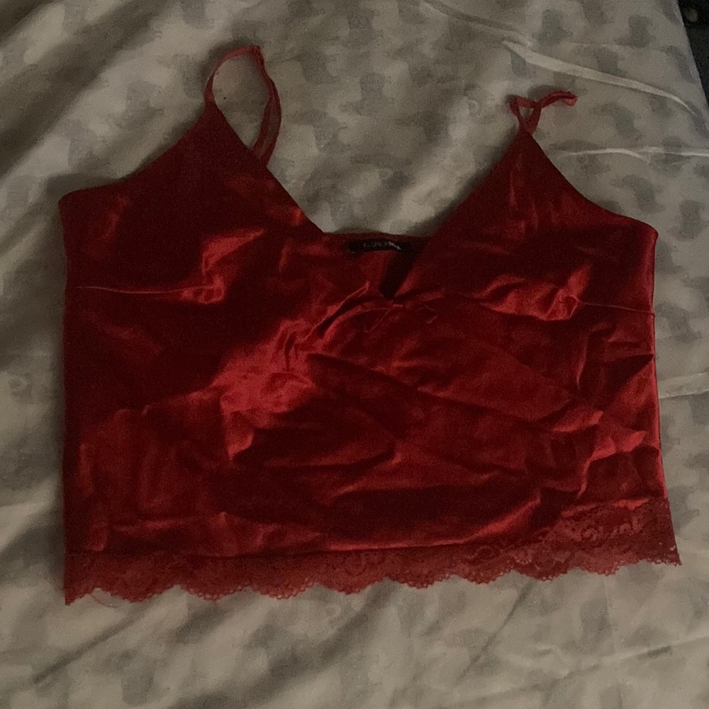 Red Fashion Nova silk cropped tank. Size Medium (M).
